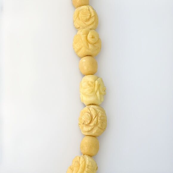 Vintage Carved Cabbage Rose Bead Necklace - Broken Clasp - Picture 3 of 5